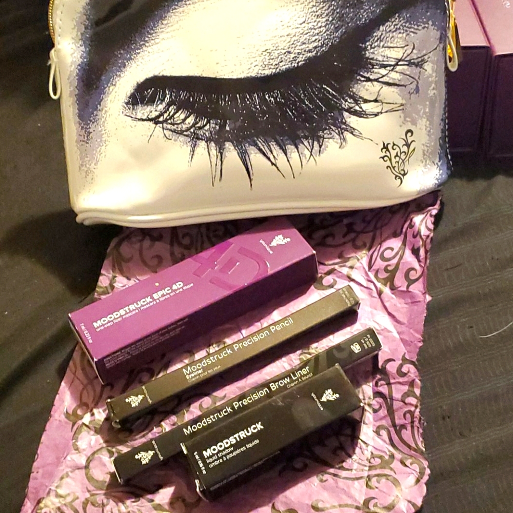 FINAL PRICE YOUNIQUE BEAUTY BUNDLE.
